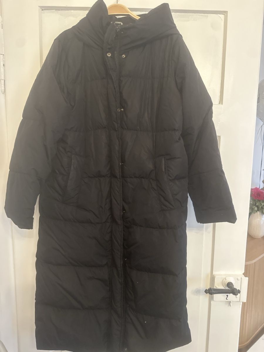 Max Mara Cappotti: Max Mara Daunenmantel, Gr. 38, Schwarz – Usato da Zürich venduto da strickliesel1996 1