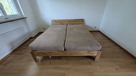 Bett mit 2 Matratzen