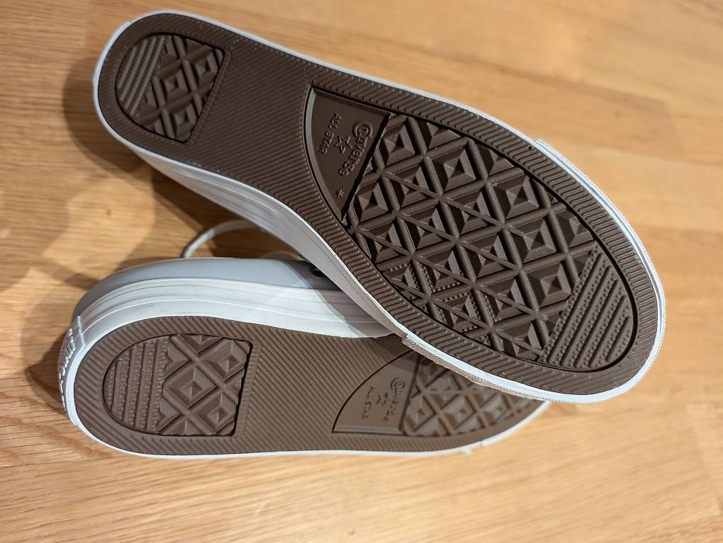 Scarpe da donna: Converse Halbschuhe grau/rosa NEU! – Usato da Luzern venduto da Quy 2
