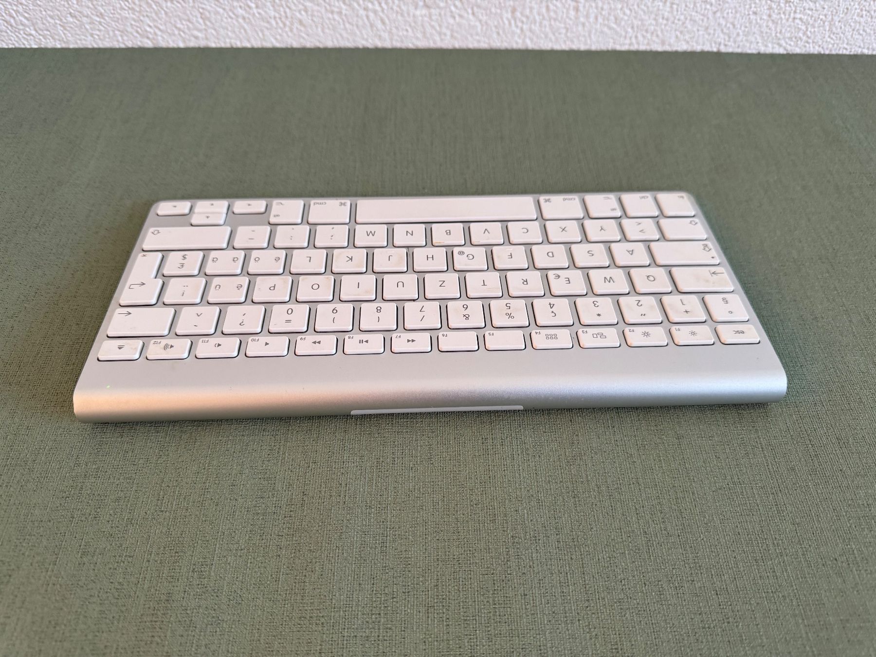 Apple Tastiere: Apple Wireless Keyboard Model A1314 – Usato da Frauenfeld venduto da lona05 2