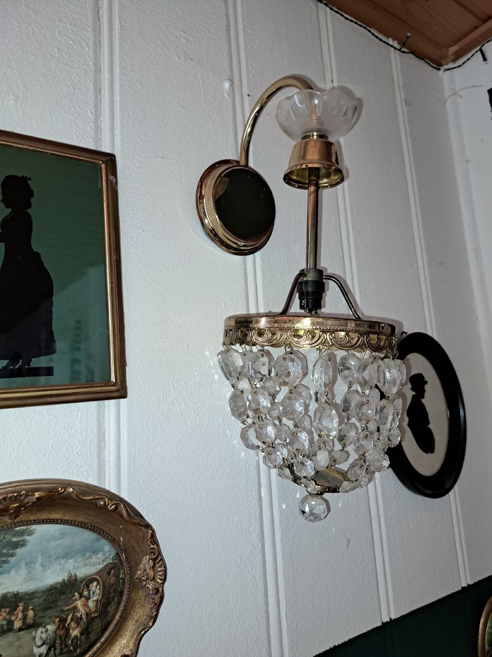 Lampen: Antike Glas Kristall Wandleuchte – Gebraucht aus Kölliken von Upcycling-by-Mc-TAM