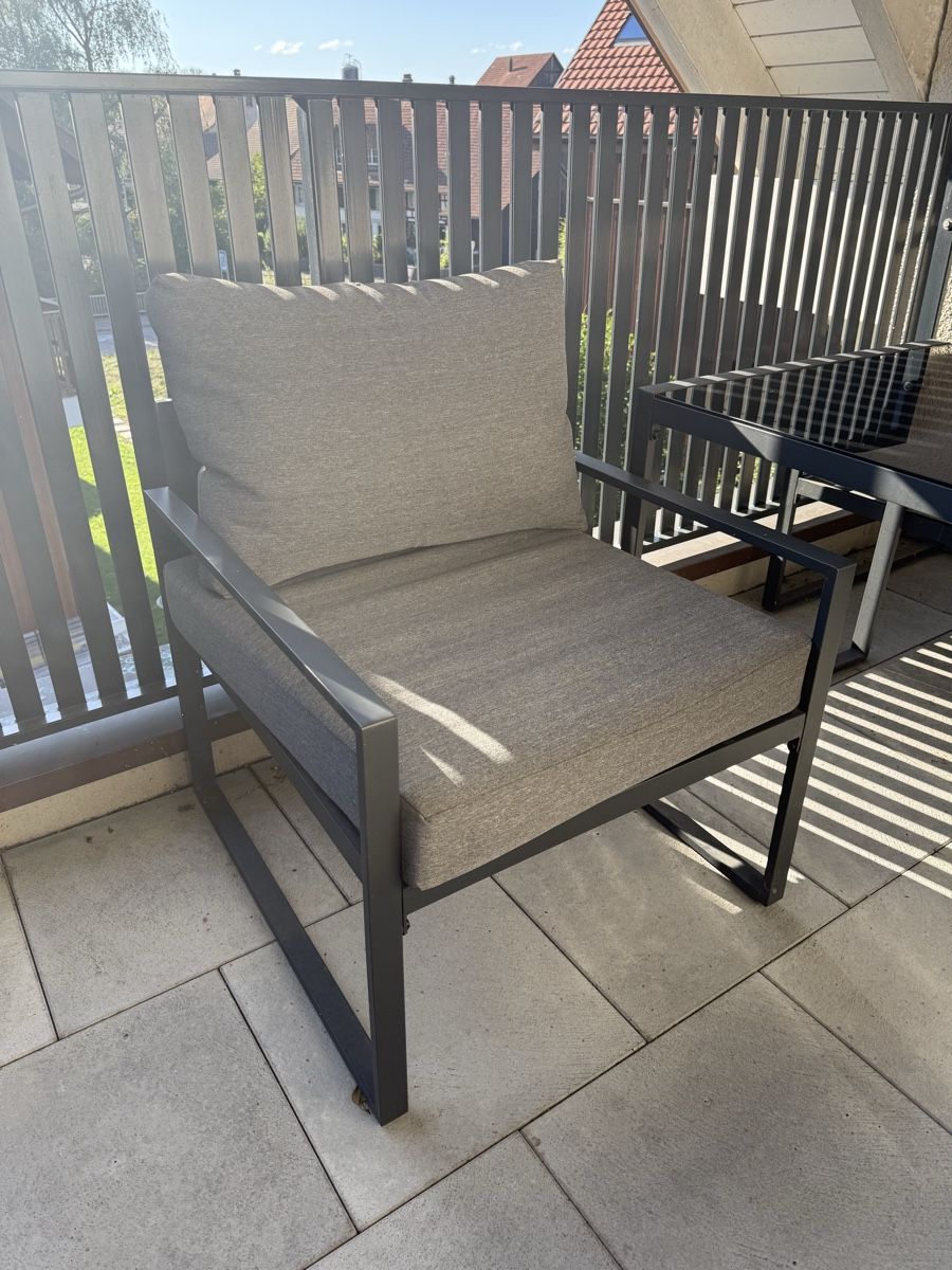 Tischset: Gartentisch mit 2 Sesseln & Sofa – Gebraucht aus Rickenbach ZH von dza_fvg8 1