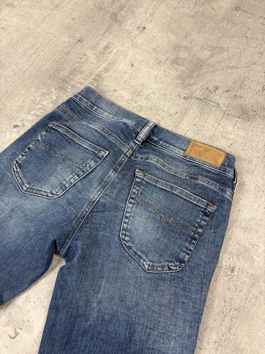 Diesel Jeans: Vintage Diesel Bootcut Flared Jeans (S) – Nuovo (secondo la descrizione) da Werdenberg venduto da hase.vintage 2