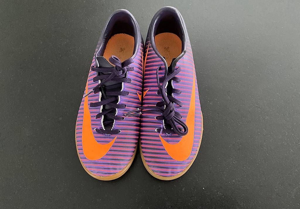 Schuhe für Jungen: Fussballschuhe, Hallenschuh Gr. 33 – Gebraucht aus Schwarzenburg von Franzyska 1