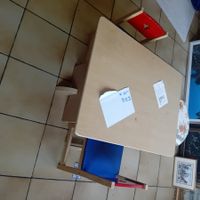 Kindertisch mit Stühle