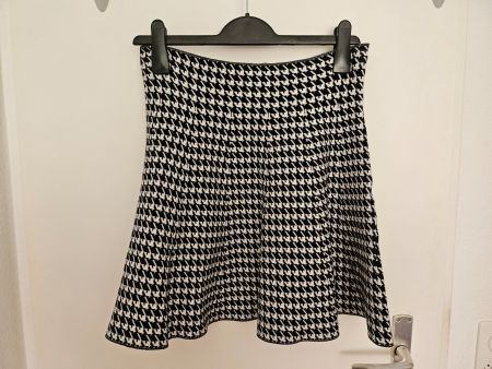 Schöner Damenrock, Karomuster, schwarz-weiss, Grösse S
