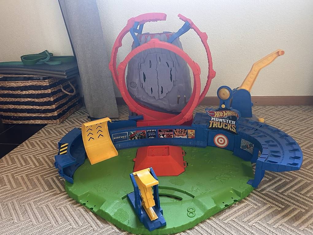 Piste: Circuit hot wheels monster trucks – Usato da Val-d'Illiez venduto da mar_75dz 1