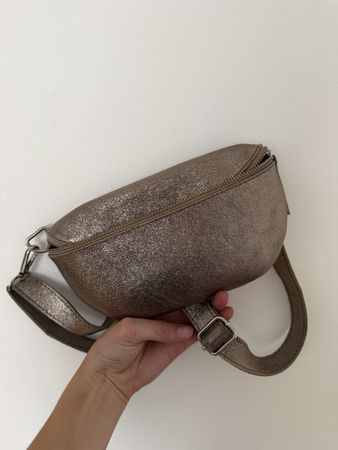 Schicke Umhängetasche - Metallic Look