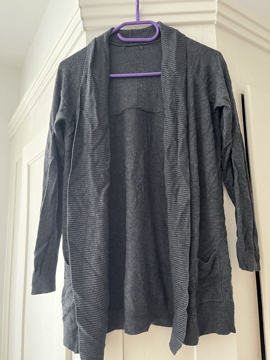 Pulls & Sweat-shirts: Cardigan – Neuf (Voir description) à Zürich par Closetbesties