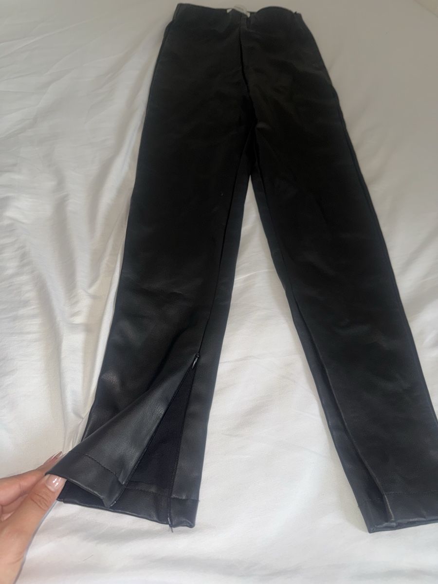 Pull&Bear Leggings: Pull&Bear Kunstleder Leggings, Grösse S – Nuovo (secondo la descrizione) da Pratteln venduto da syr_g2ql 1