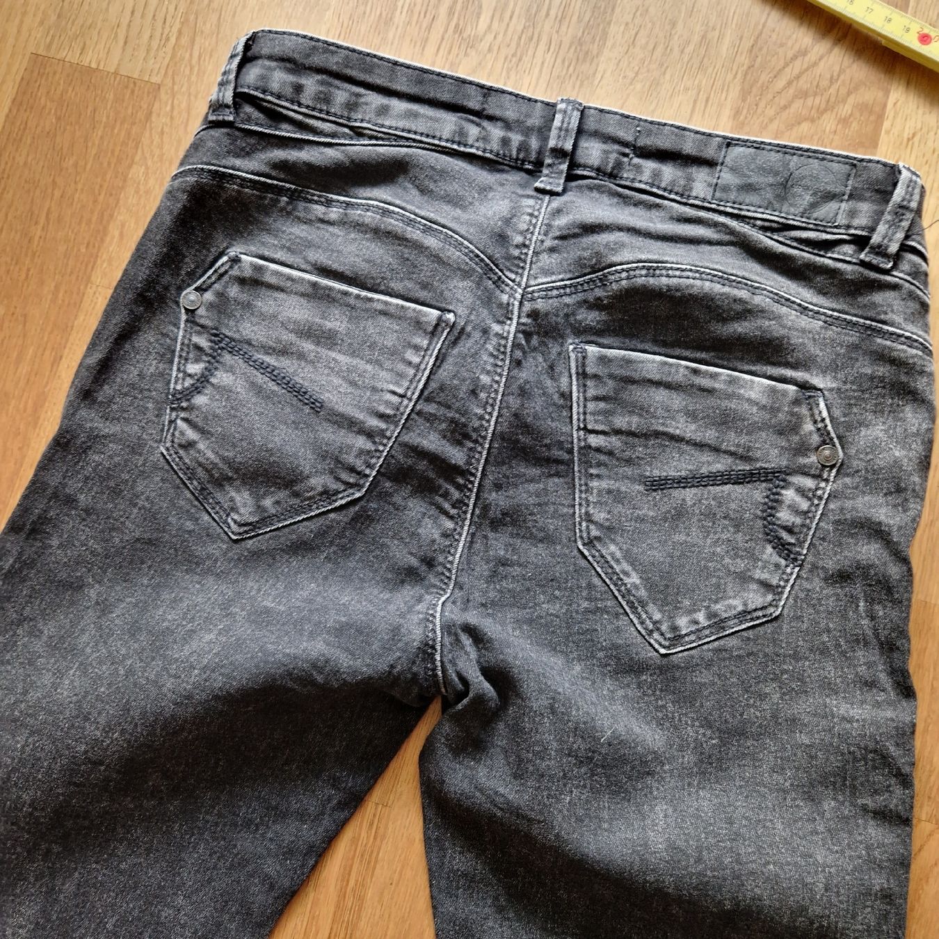 C&A Jeans: Jeans von Review 27 & Clockhouse, Gr. 36 Regular – Usato da Nendeln venduto da witr_gliabt 9