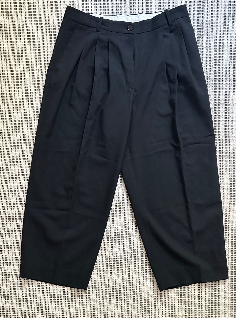 Cos Pantaloni: Cos Hose Damen schwarz – Nuovo (secondo la descrizione) da Luzern venduto da coro03