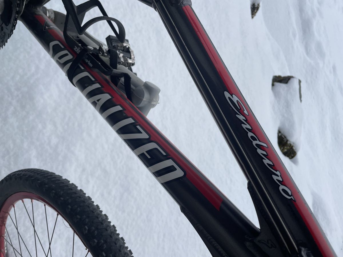 Specialized Biciclette: Specialized Enduro FSR - Top Zustand! Gr. 48 – Usato da Matten(St.Stephan) venduto da hjkl000 1