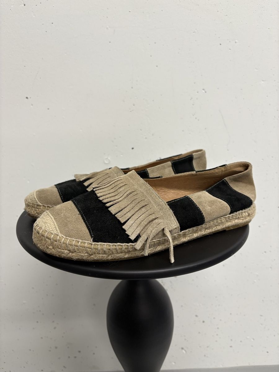 Damenschuhe: Kanna Espadrilles mit Fransen Gr. 39 beige/schwarz Leder – Gebraucht aus Regensdorf von secondchancefashion
