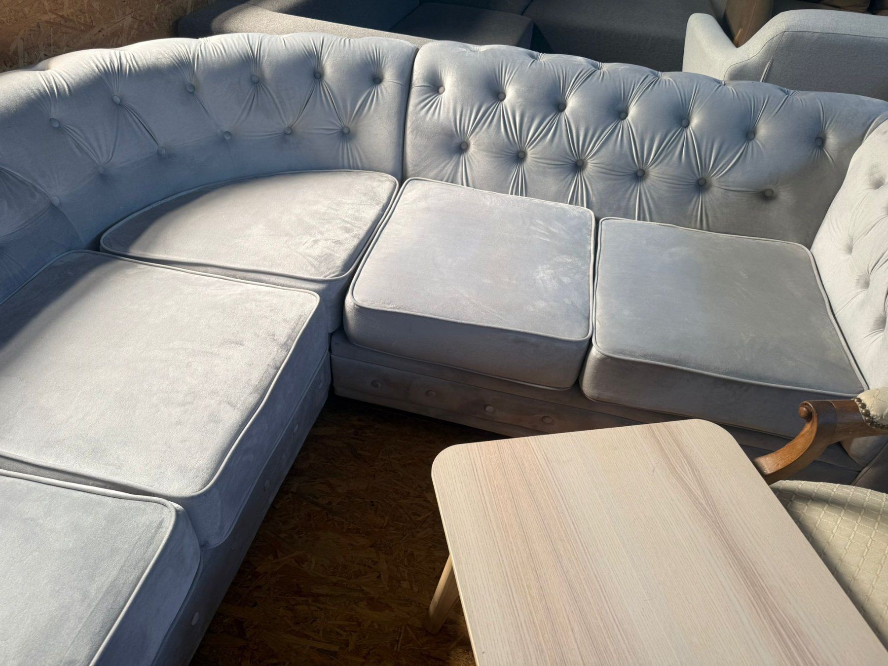 Chesterfield Divani: Ecksofa Polsterung Velours Grau 6-Sitzer – Usato da Dietikon venduto da arj_lrs8 1