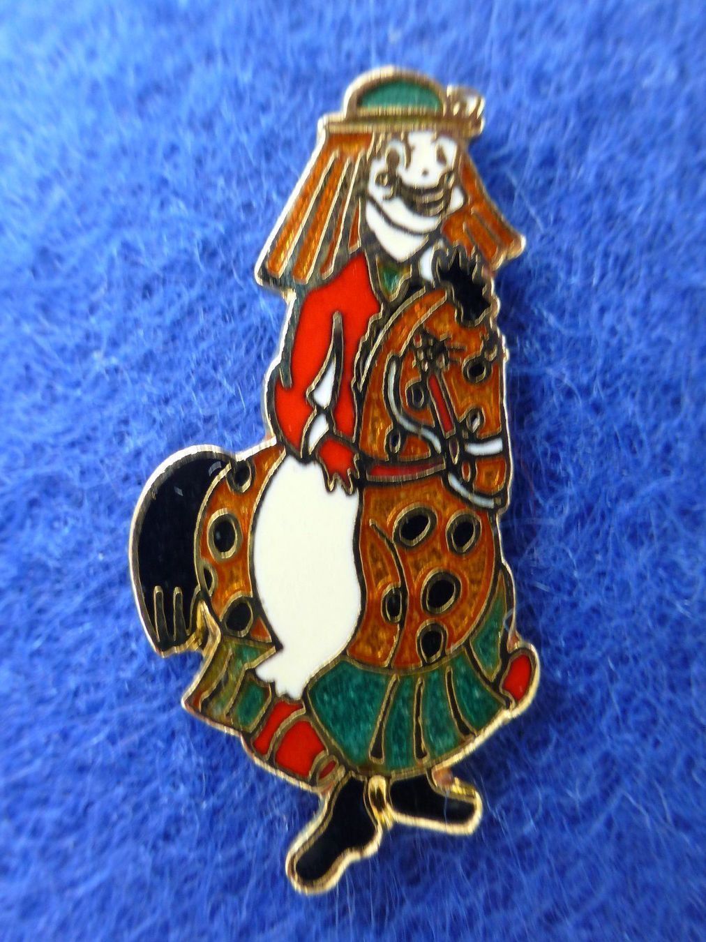 Basler Plaketten & Abzeichen: Pins Fasnacht Basel, nummeriert – Gebraucht aus Basel von Falconis 6