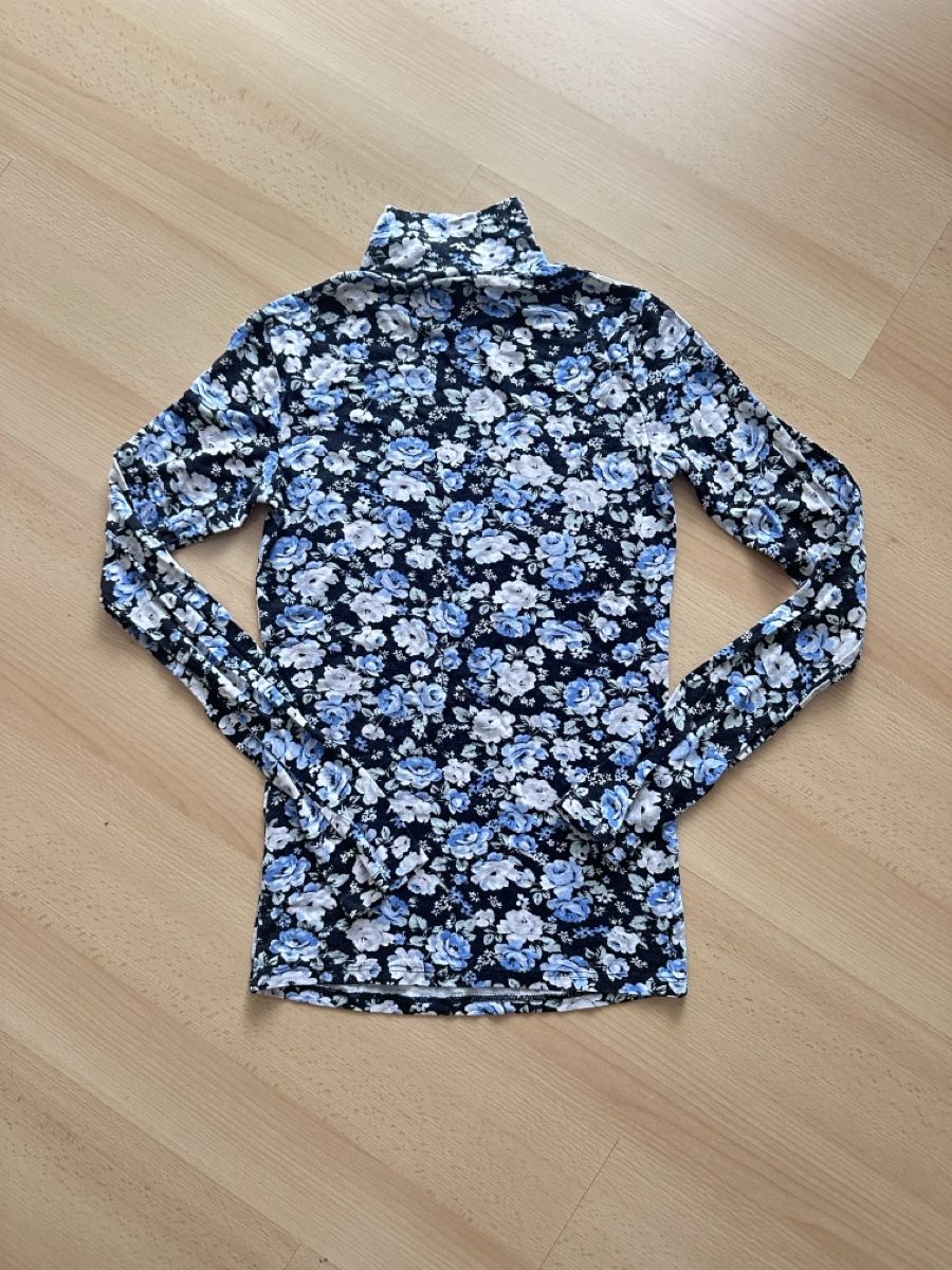 Pulls & Sweat-shirts: Pullover mit Blumenmuster, Grösse XS – D'occasion à Lampenberg par Graziella_