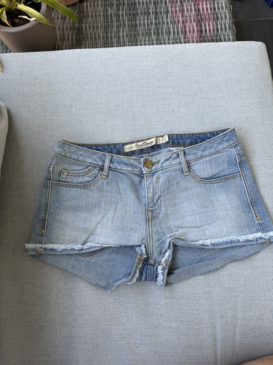 Zara Jeans: Jeans Shorts von Zara, Grösse 34 – Gebraucht aus Olten von bir_k96n