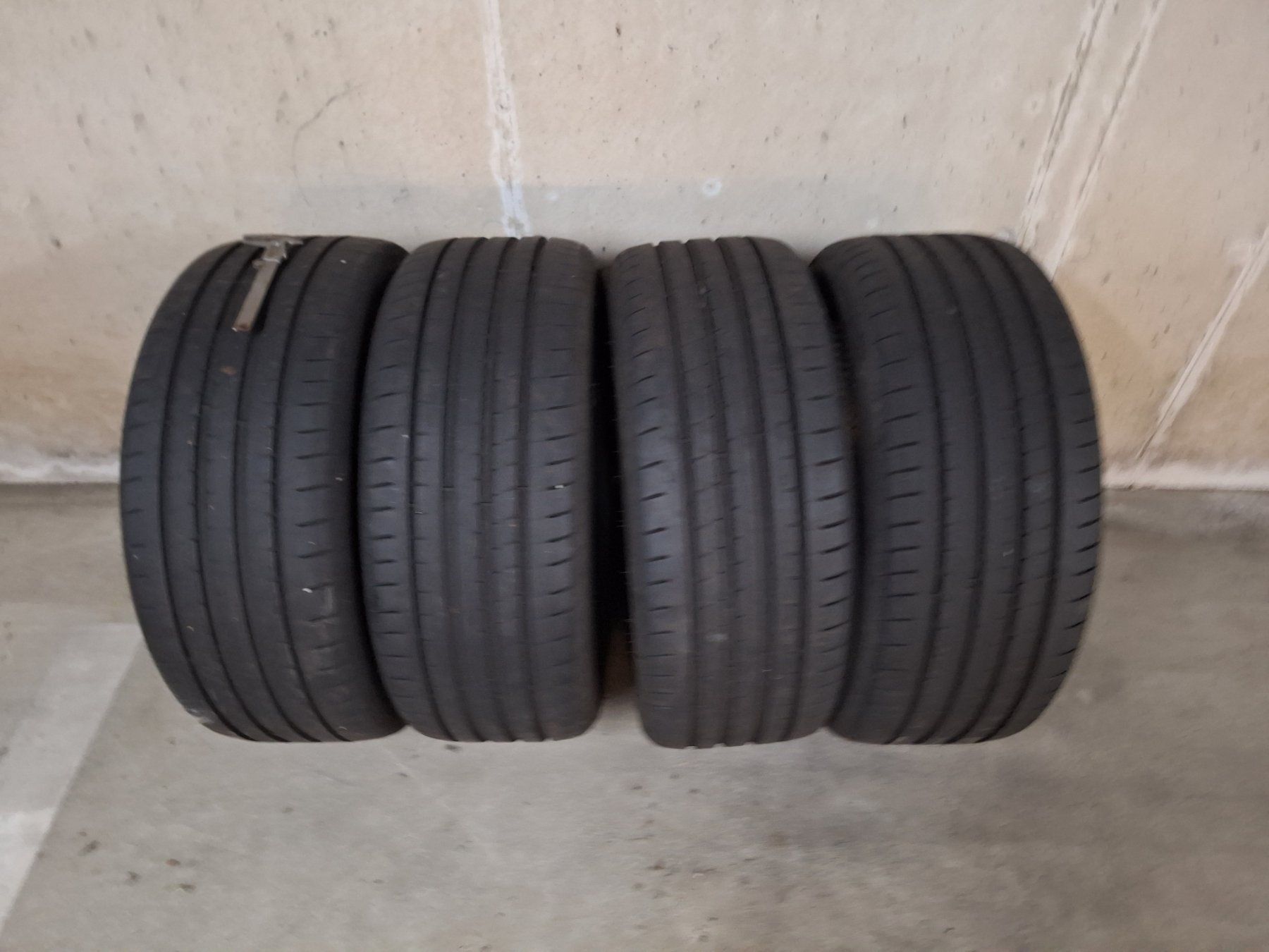 Goodyear Pneumatici & Ruote complete: 4 Autoreifen Goodyear Eagel – Usato da Basel venduto da mge_py2s 1