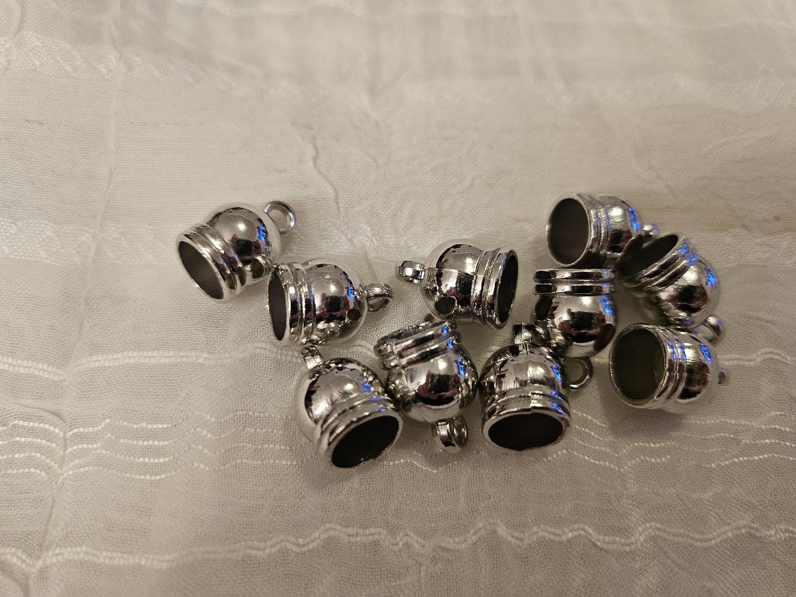 Perle (finte): 10stk Endteil kappen 10x15mm – Nuovo (secondo la descrizione) da Dietikon venduto da Eleda