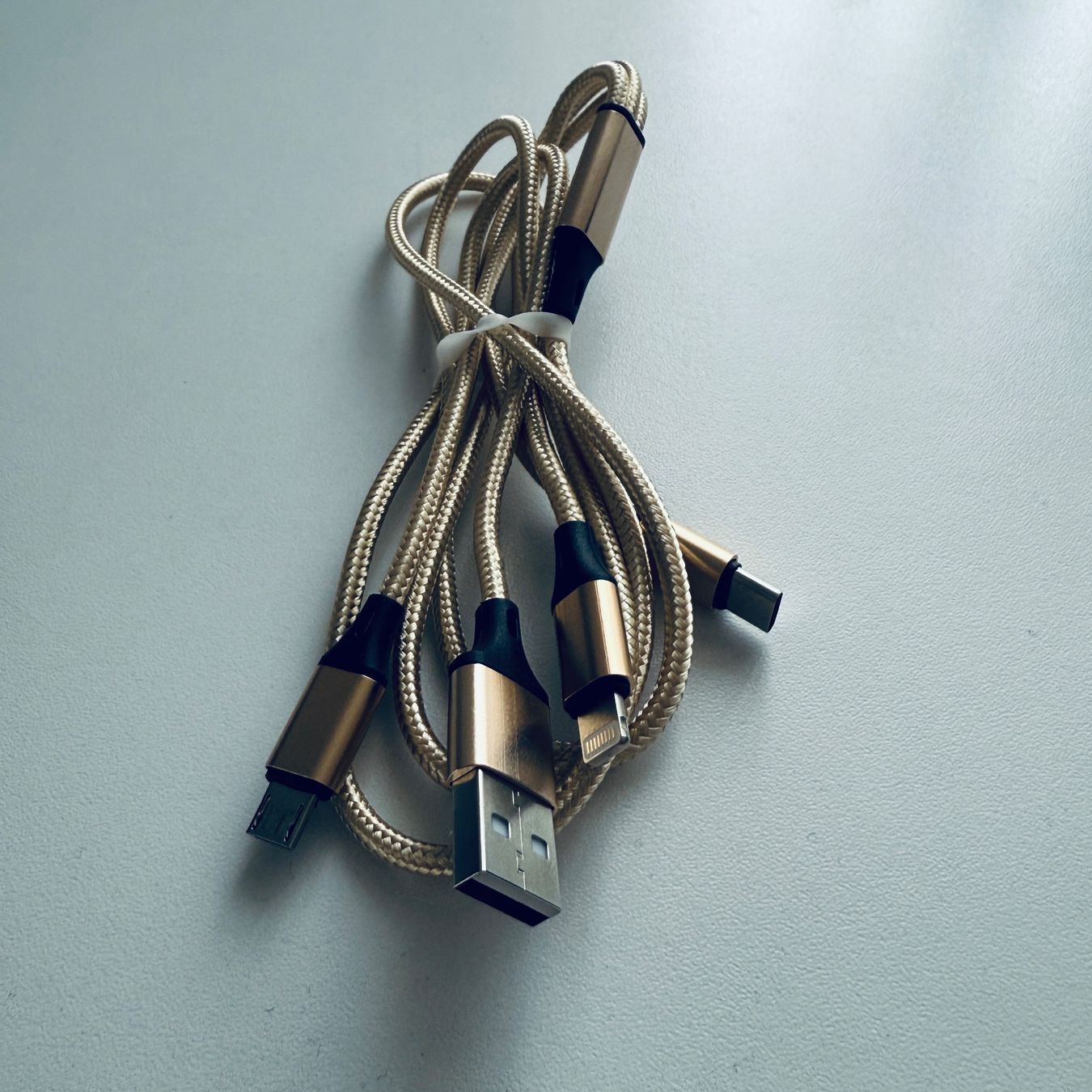 Cavi: USB-A auf 3in 1 Multi Ladekabel USB-C & Lightning & Micro B – Nuovo (secondo la descrizione) da Basel venduto da MY.AIRPODS.SHOP 2