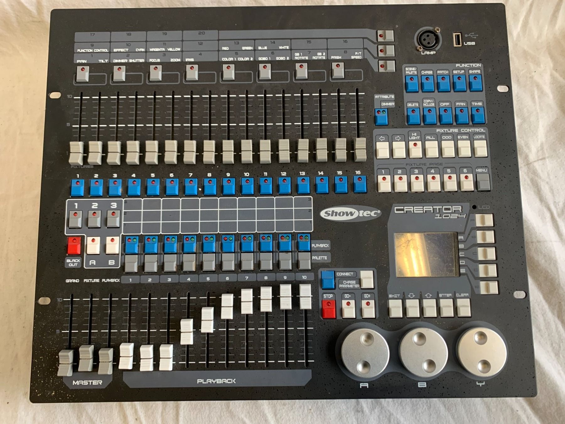 Console di mixaggio: Moving Light Controller Creator 1024 von Showtec (S358) – Usato da Däniken SO venduto da Profog1 1