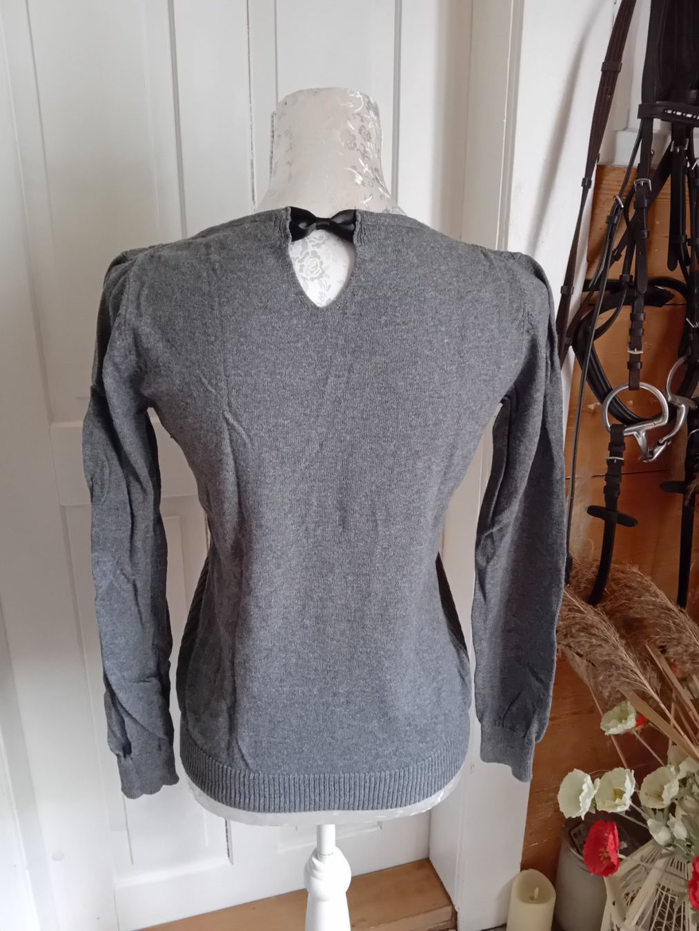 Mango Maglioni & Felpe: Strickpullover, grau mit Schleife, Grösse 36 Top! – Usato da Rüthi (Rheintal) venduto da titlis07