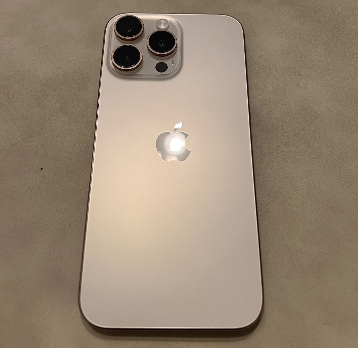 Apple Portables: Iphone 16 Pro Max – D'occasion à Muri.bei.bern par ant_b278 2