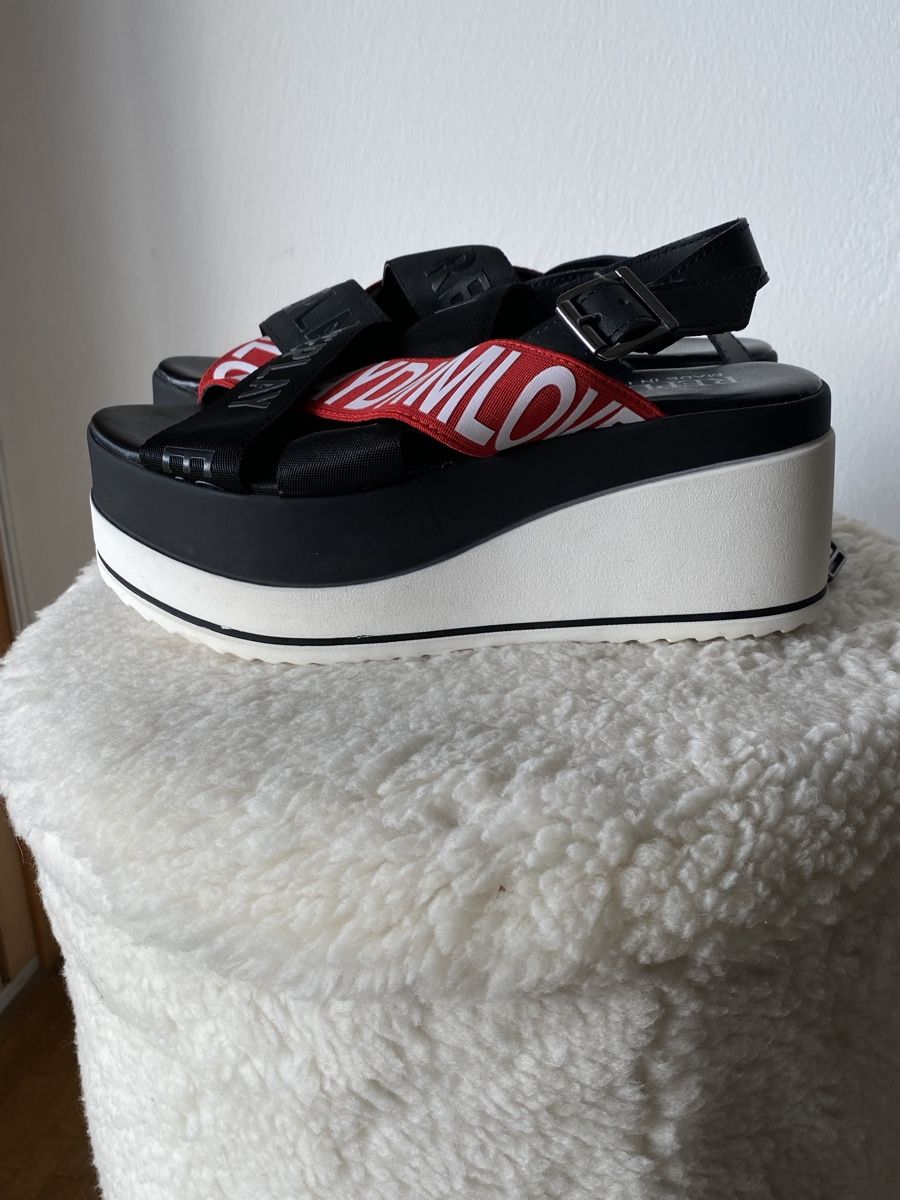 Replay Damenschuhe: Replay Platform Sandals Size 37 – Neu (gemäss Beschreibung) aus Münchringen von loo_b7bd
