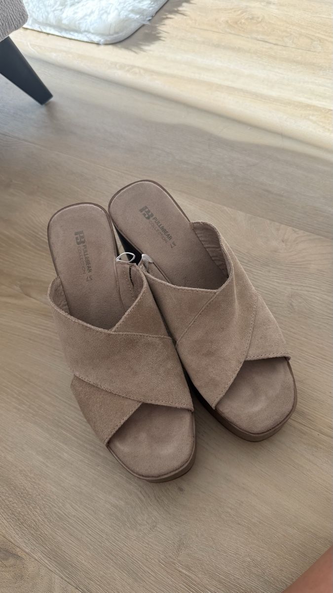 Pull&Bear Scarpe da donna: Mules Pull&Bear beige plateforme talon taille 37 – Nuovo (secondo la descrizione) da Biel/Bienne venduto da diana.diana