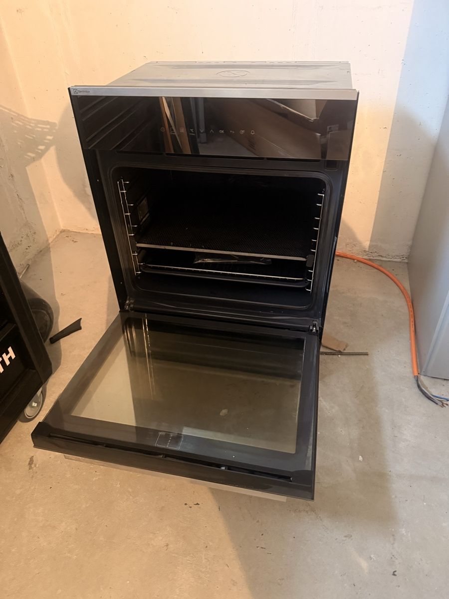 Electrolux Küchengeräte: Backofen Electrolux EB7GL4XCN CH 55 – Gebraucht aus Rebstein von DerRheintaler 1