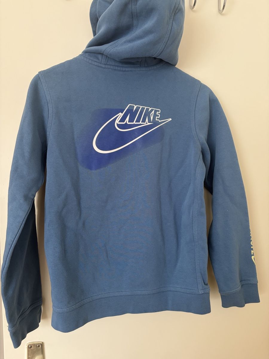 Nike Maglioni & Felpe: Pull Nike bleu clair, parfait pour le printemps – Usato da Montreux venduto da tia_1018 2