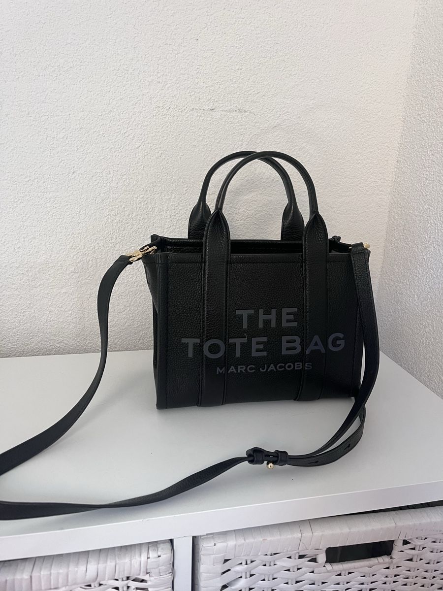Marc Jacobs Taschen für Damen: Marc Jacobs - The Tote Bag – Neu (gemäss Beschreibung) aus Henggart von aleessiaa.ju 2