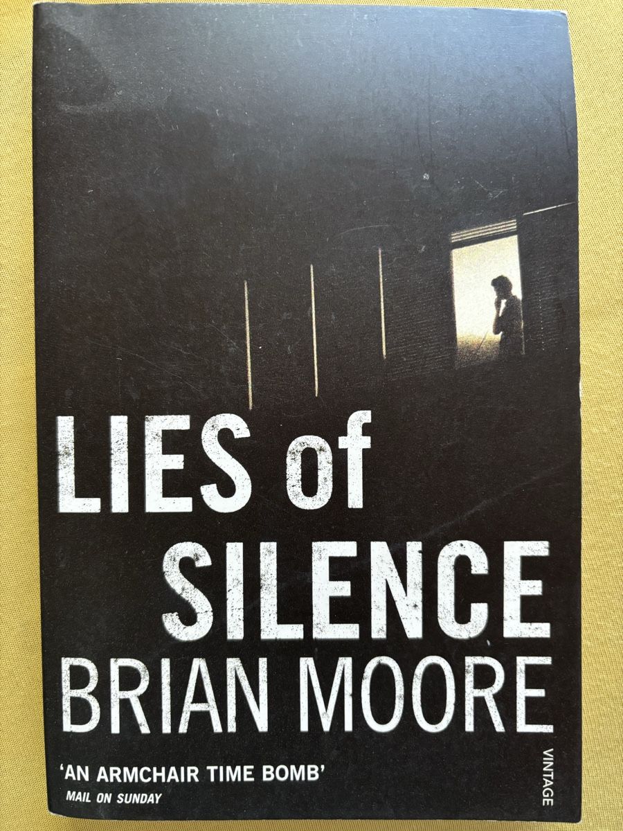 Libri: Brian Moore - Lies of Silence – Usato da La Chaux-de-Fonds venduto da lea_77ly