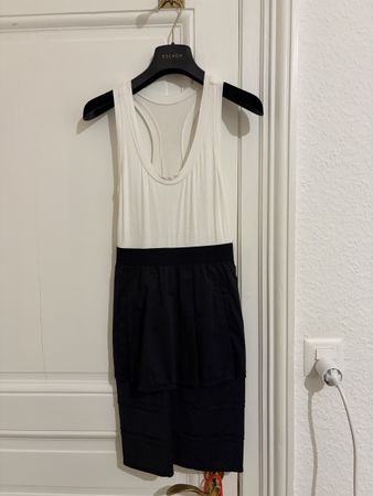 Robe avec chemisier sans manches  BCBGMaxazria 
