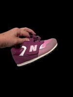 New Balance Kinderschuhe violett, Gr. 22