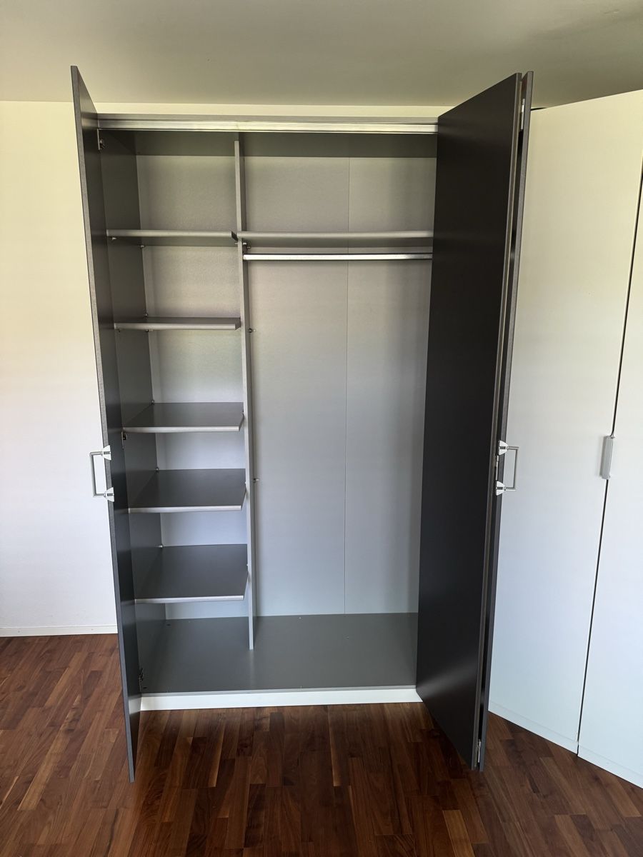 Armoires: Eckschrank  – D'occasion à Wettingen par beki14 2