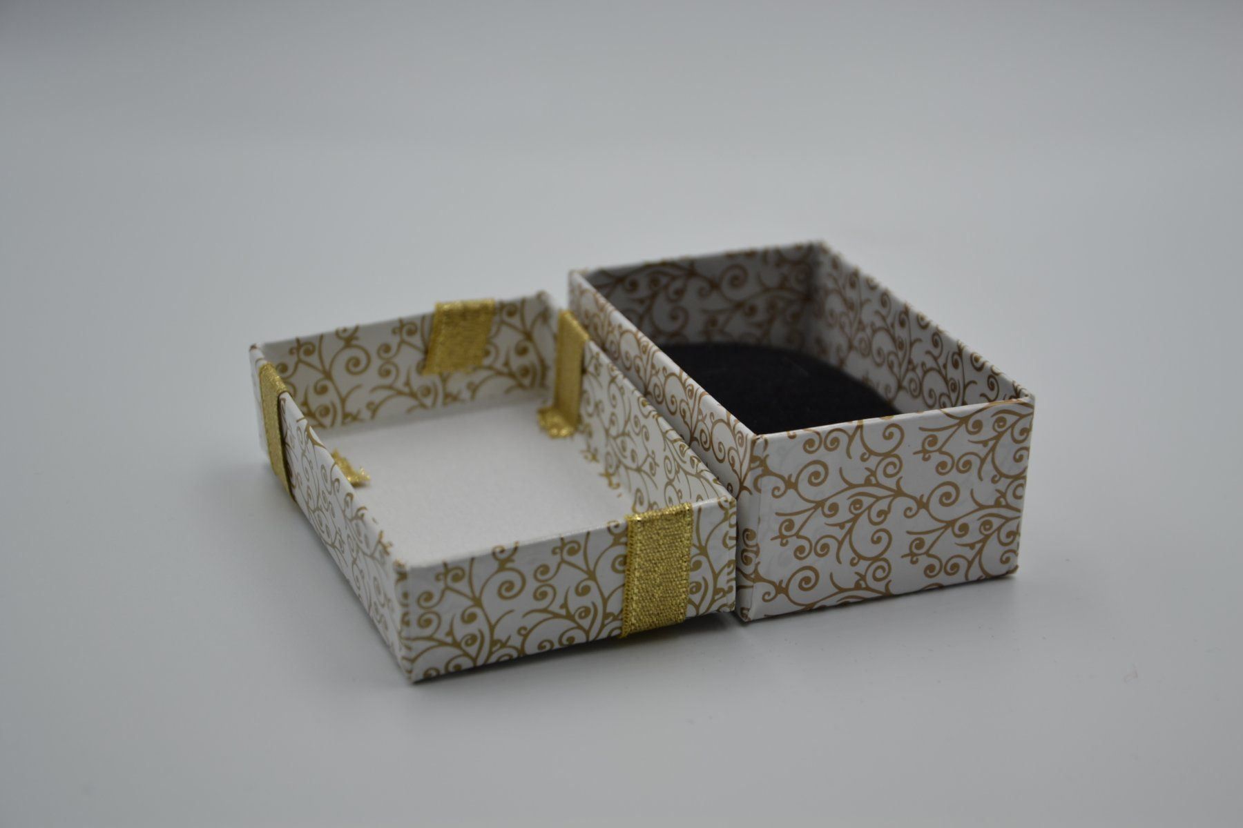 Sonstige Dekorationen & Accessoires: 99 St. Geschenkschachtel 7x 4.5 x 3cm – Neu und originalverpackt aus Meisterschwanden von tosbi 3