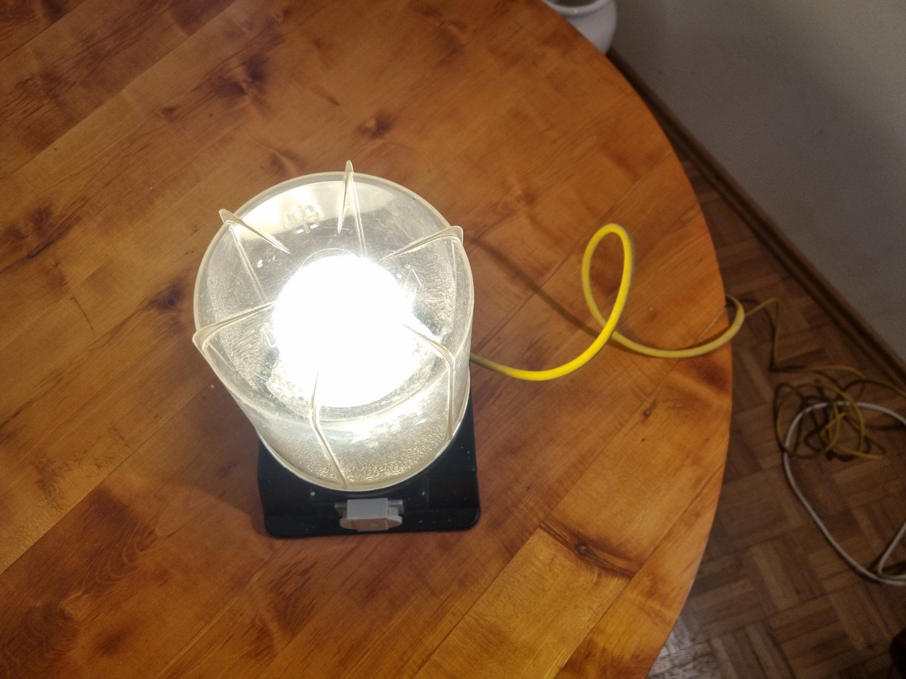 Lampade: Lampe mit integrierter Steckdose – Usato da Fürstenaubruck venduto da PizBeverin2018 4
