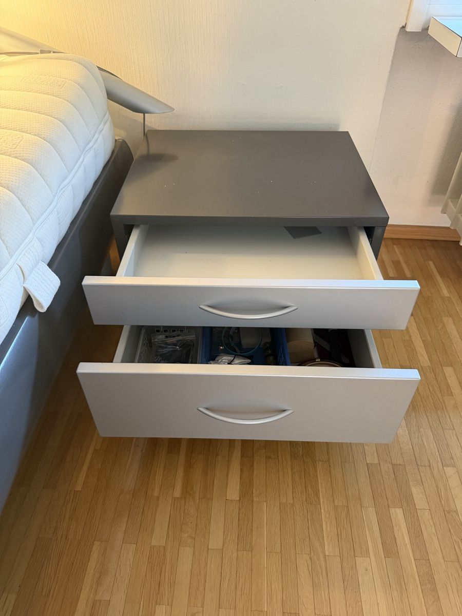Comodini: Nachttisch mit 2 Schubladen (NP: CHF 555.-) – Usato da Port venduto da 12salento12 1