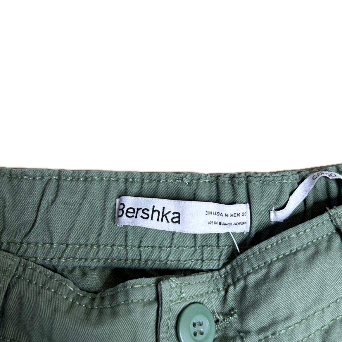 Bershka Hosen: Bershka Cargo Shorts – Gebraucht aus St. Gallen von look-twice 4