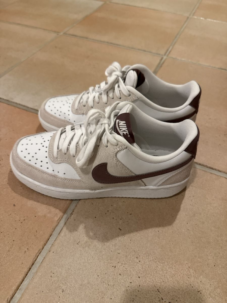 Nike Scarpe da donna: Nike Schuhe – Usato da Uznach venduto da van_w57w