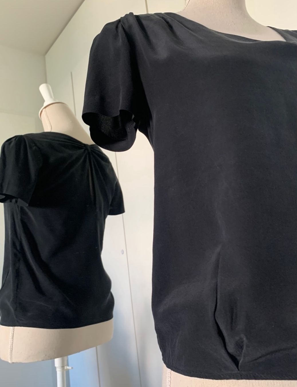 Sandro Tops: Blouse en soie Sandro taille 1 – Neuf (Voir description) à Gland par TallyEva 2