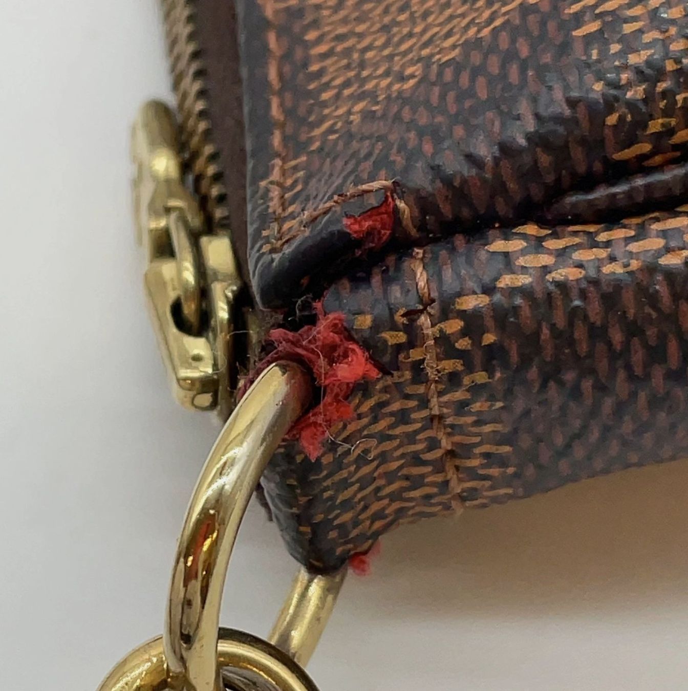 Louis Vuitton Taschen: Louis Vuitton Damier Ebene Pochette – Gebraucht aus Kilchberg ZH von mrmame 6