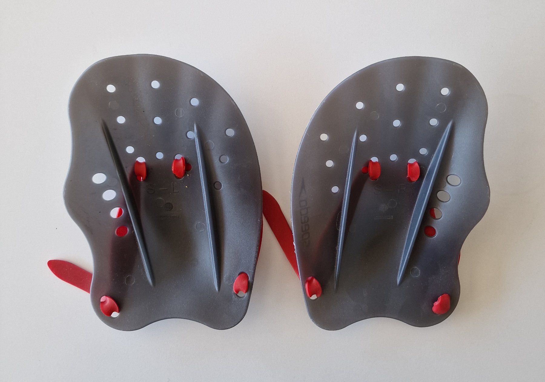 Speedo Flossen, Masken & Schnorchel: Speedo-Paddles – Gebraucht aus Aarau Rohr von Ricardo09 1