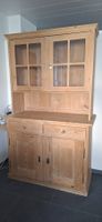 Antikes Buffet mit Glasvitrine