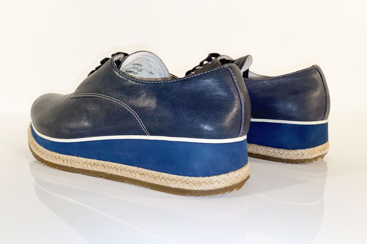 Prada Scarpe da donna: Prada Schnürschuhe Leder dunkelblau Gr.40 – Nuovo (secondo la descrizione) da Ballwil venduto da ClassicGallery 2