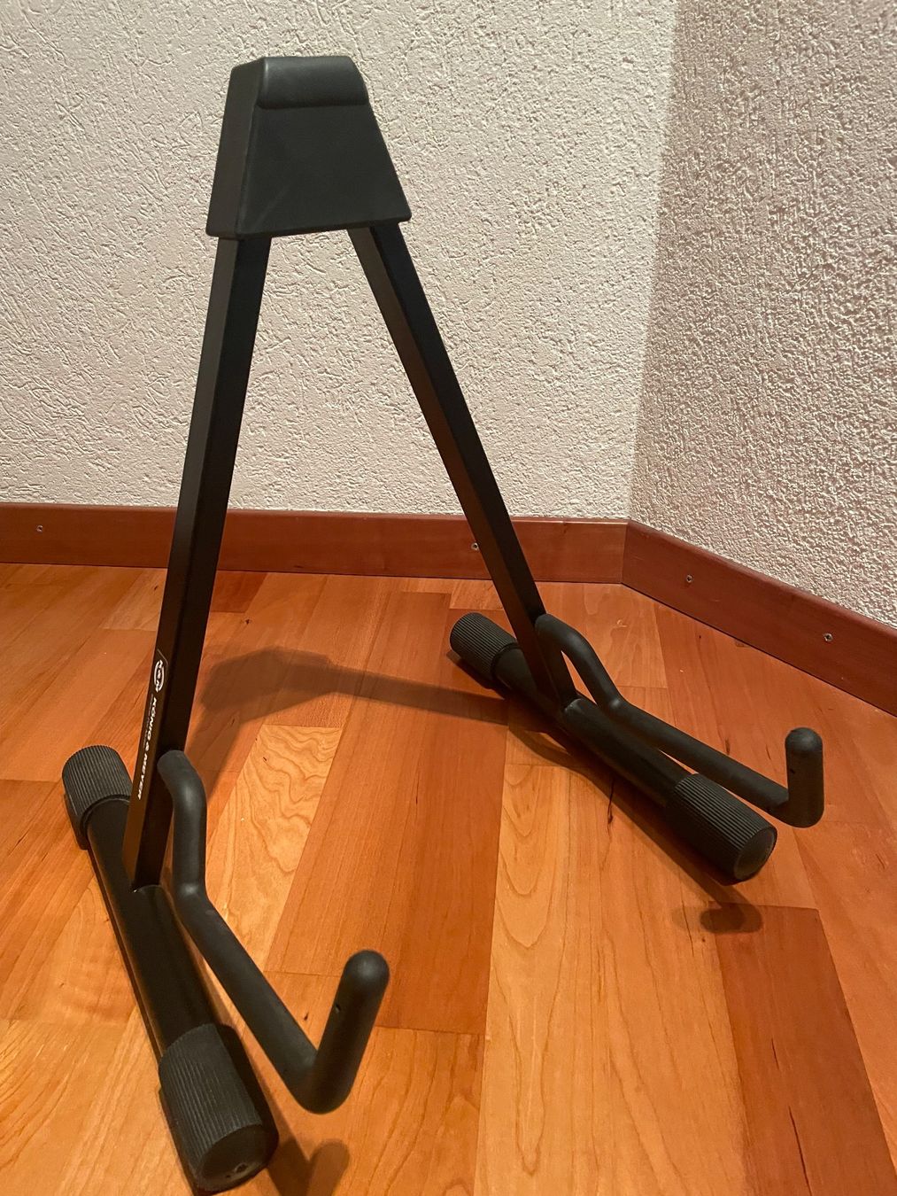 Altro in Decorazioni & Accessori: CELLO und GITARREN STÄNDER - TOP ZUSTAND – Usato da Zürich venduto da timsinde 1