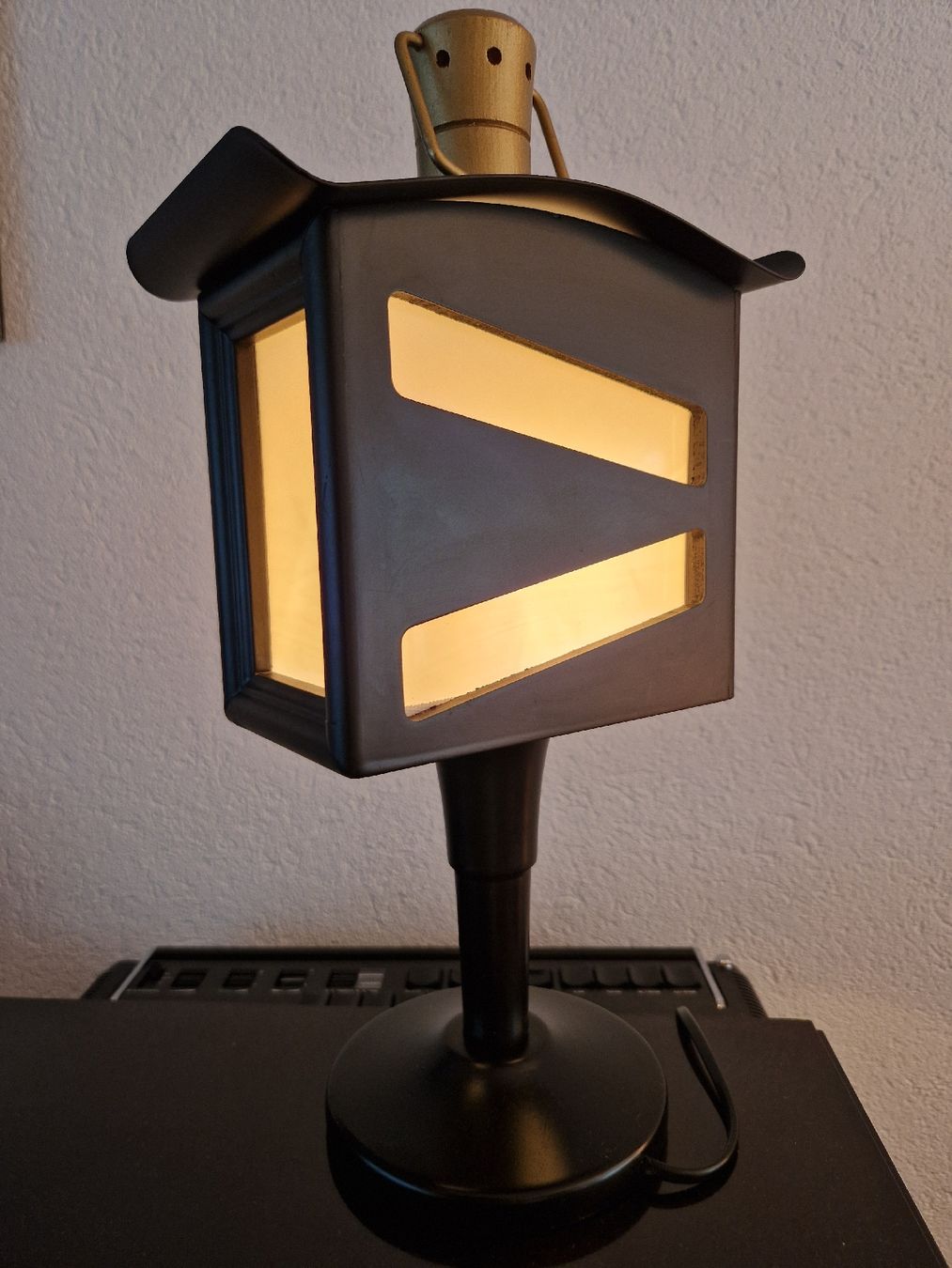 Lampade: Tischleuchte in Form eines Weichensignals – Usato da Einsiedeln venduto da Radiofreund