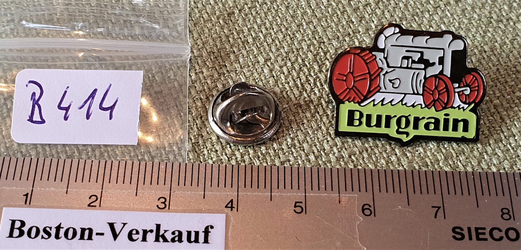 Plaketten & Abzeichen: B414  Pin Traktor Burgrain Landmaschinen – Gebraucht aus Reinach BL von Boston-Verkauf 2